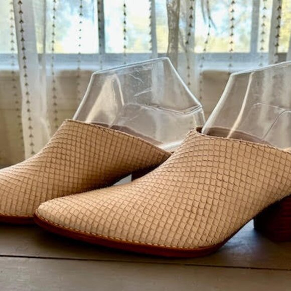 Matisse Cammy Snake Embossed Pointed Toe Mule Block Heel - Picture 3 of 12